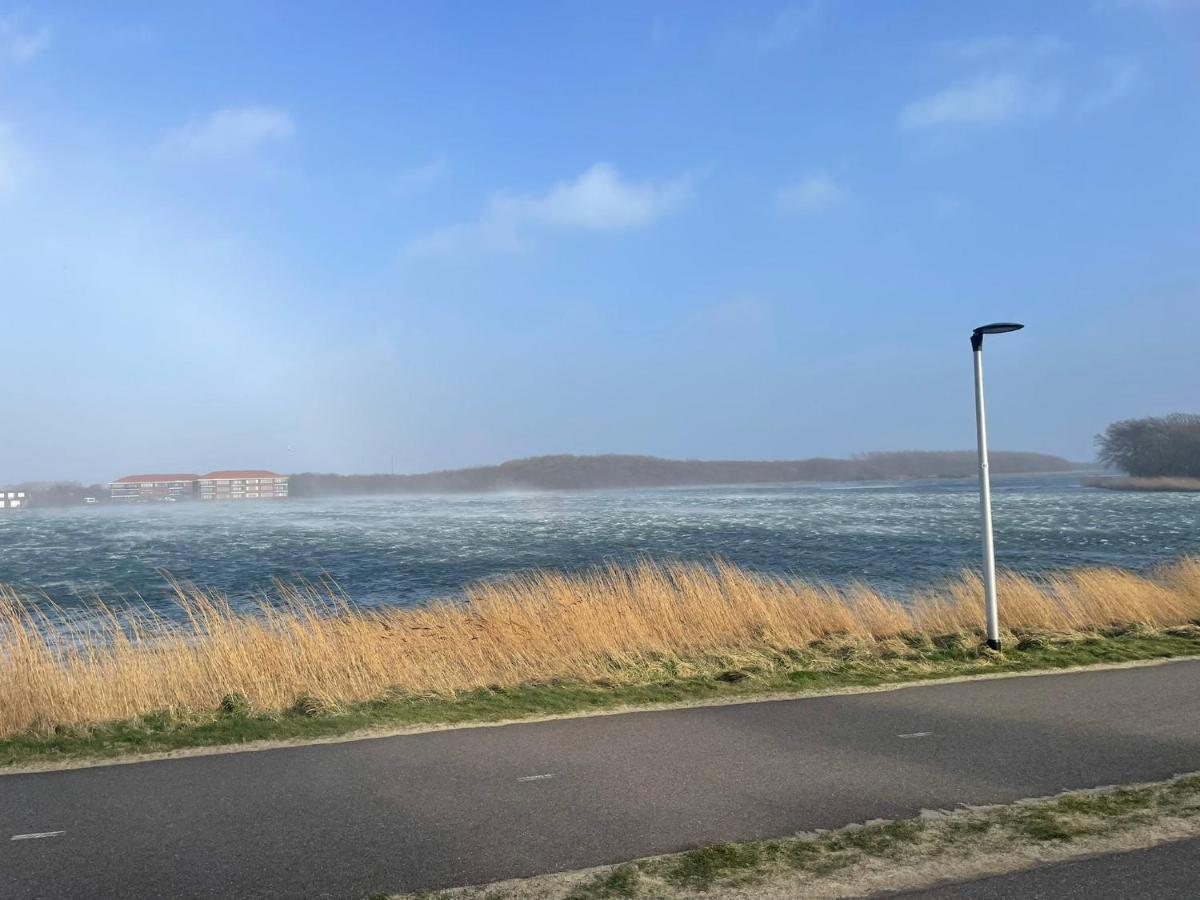 Vakantiewoning 100M Van Het Strand Met 1 Slaapkamer Westkapelle Dış mekan fotoğraf