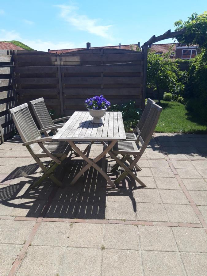 Vakantiewoning 100M Van Het Strand Met 1 Slaapkamer Westkapelle Dış mekan fotoğraf